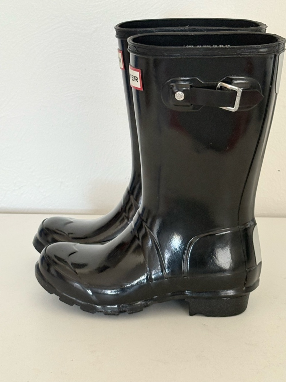 Hunter kids Glossy Black Mid-Calf Rain Boots with Adjustable Buckle - Picture 3 of 9